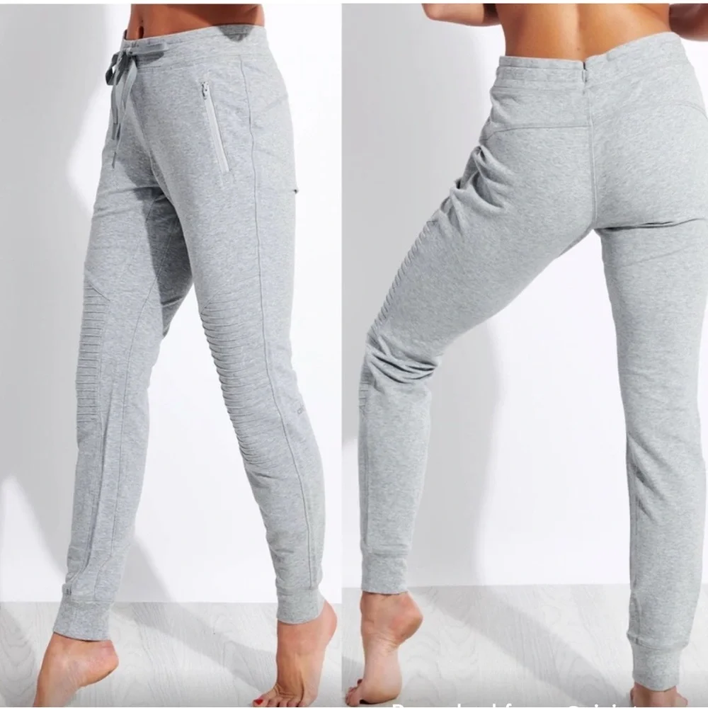ALO Yoga Light Gray Ribbed Jogger Track Pants
